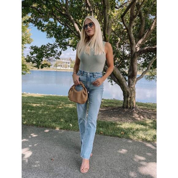 Abercrombie & Fitch Women’s Ultra High Rise 90s Straight Denim Jeans NWT Sz 4L - Picture 1 of 9